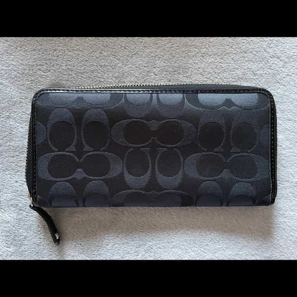 Coach Wallet - Picture 6 of 10